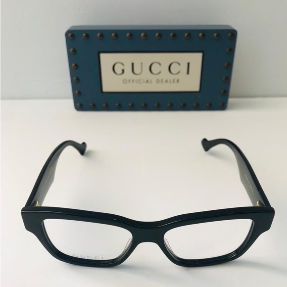 GUCCI GG1428O 001 square Gucci optical comes in a shiny black frame. - Picture 3 of 15